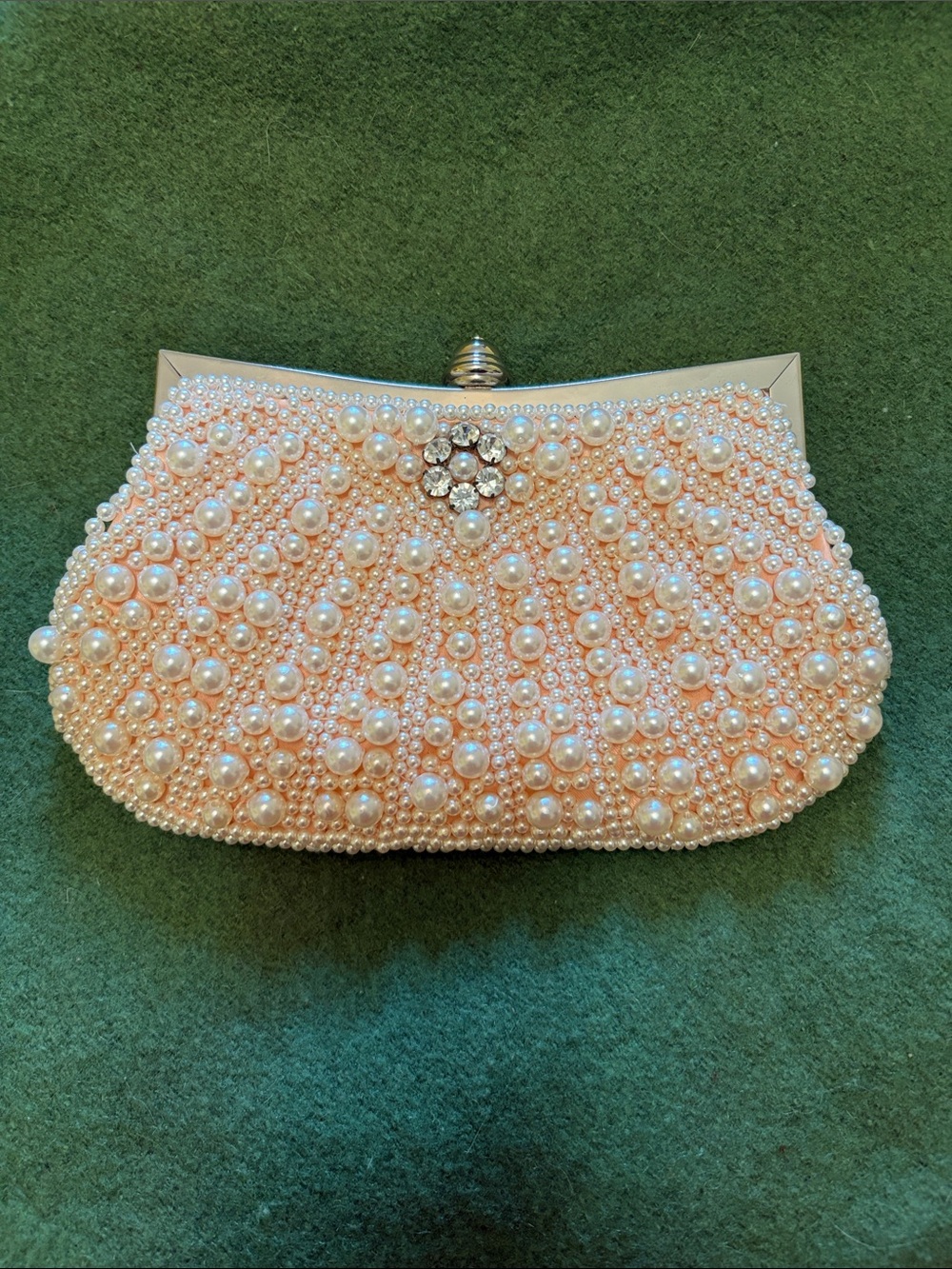 Elegant Pearl-Embellished Clutch Vintage Style